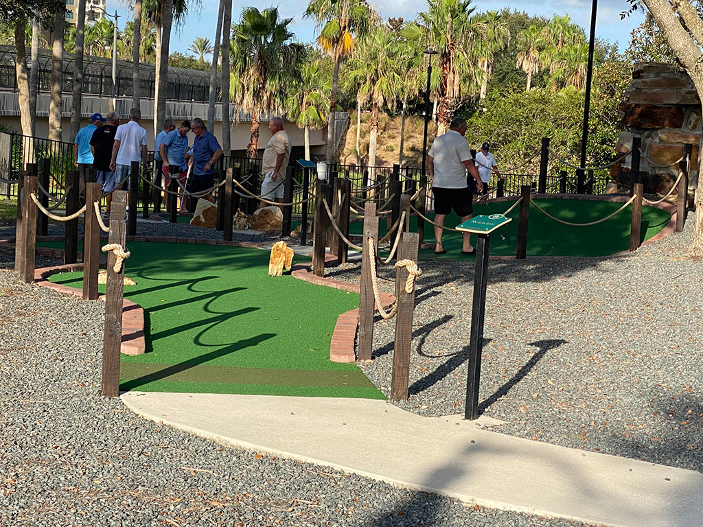Putting-Championship-5-Hole-in-Ones-Larry-Heinkel-and-David-Baltar-opt